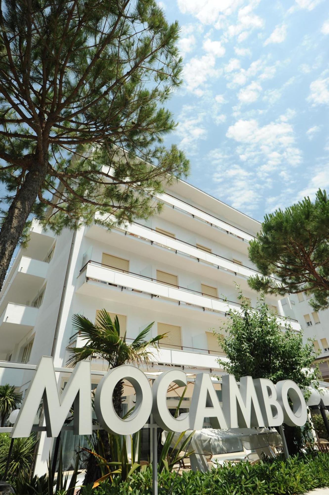 Hotel Mocambo ミラノ・マリッティマ エクステリア 写真